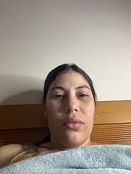 Snapshot of Anna_Bitch_Disgusting chatting on 03-01-26, 01:44 Anna Bitch Disgusting online show from 03-01-26, 01:44