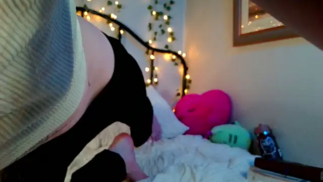 AngelCakexoxo online show from 06-10-26, 10:38