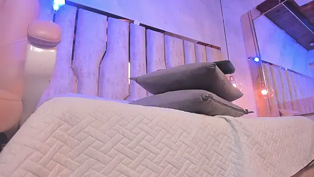 Caroline palmerr online show from 01-17-26, 03:21