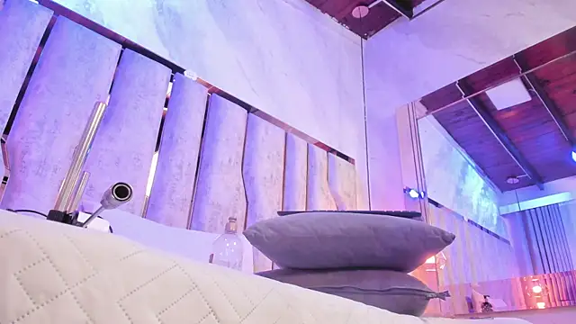 Caroline palmerr online show from 01-10-26, 03:35