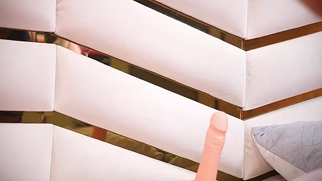 Caroline palmerr online show from 02-21-26, 07:16