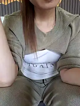 Snapshot of Niss8386 chatting on 11-12-25, 04:38 Niss8386 online show from 11-12-25, 04:38