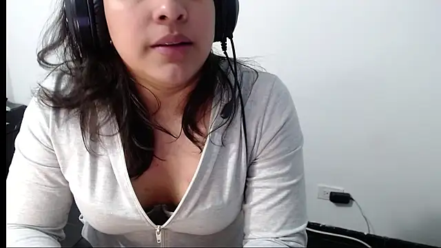 Little-rouse online show from 02-12-26, 03:39