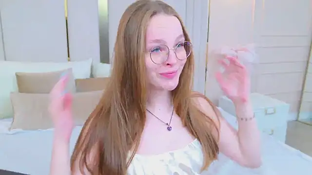 MadisonSmitt online show from 06-17-26, 05:29