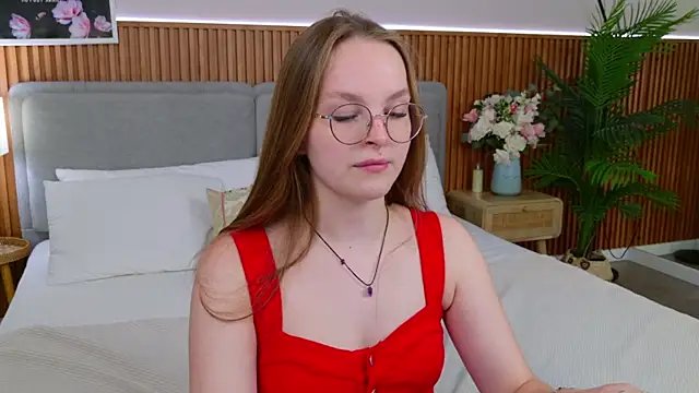 MadisonSmitt online show from 06-19-26, 05:13