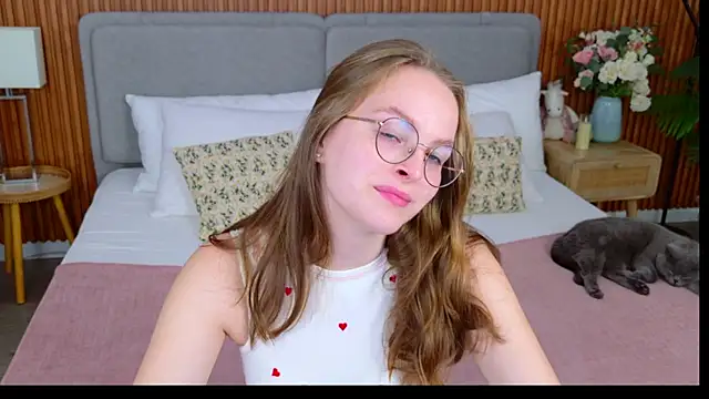 MadisonSmitt online show from 11-18-25, 05:11