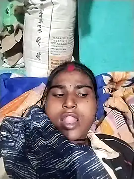 Snapshot of Big_Lovexx chatting on 02-20-26, 06:32 Big Lovexx online show from 02-20-26, 06:32