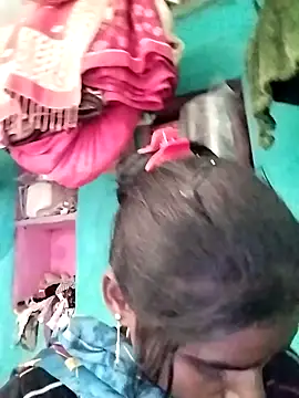 Snapshot of Big_Lovexx chatting on 02-14-26, 05:29 Big Lovexx online show from 02-14-26, 05:29