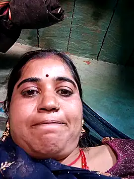 Hot kamla online show from 04-15-26, 05:35