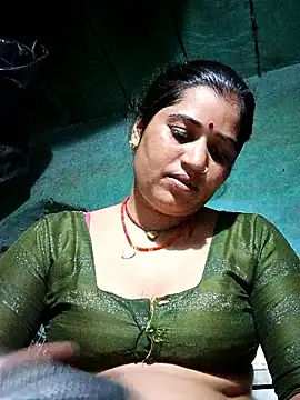 Snapshot of Hot_kamla chatting on 06-21-26, 04:13 Hot kamla online show from 06-21-26, 04:13