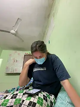 Cute hotzara online show from 03-27-26, 05:38