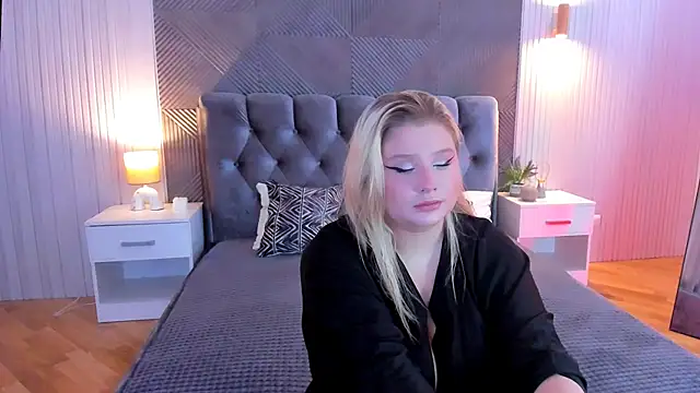 EmiliaStanley online show from 12-02-25, 05:42