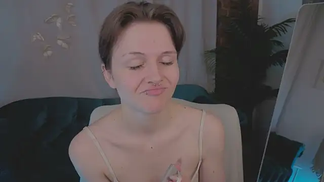 Shy Vivi online show from 04-15-26, 03:27