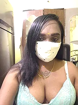 Snapshot of Dharshini98 chatting on 02-23-26, 11:27 Dharshini98 online show from 02-23-26, 11:27