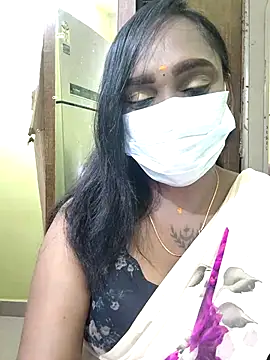 Snapshot of Dharshini98 chatting on 03-01-26, 01:55 Dharshini98 online show from 03-01-26, 01:55