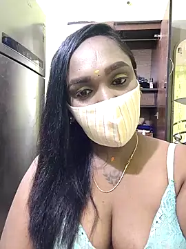 Snapshot of Dharshini98 chatting on 02-25-26, 10:04 Dharshini98 online show from 02-25-26, 10:04