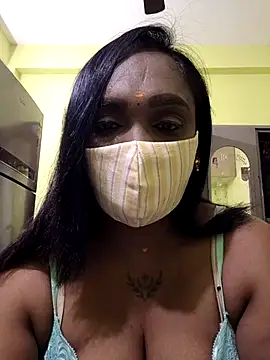 Snapshot of Dharshini98 chatting on 02-22-26, 05:25 Dharshini98 online show from 02-22-26, 05:25