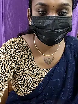 Snapshot of Dharshini98 chatting on 11-12-25, 01:04 Dharshini98 online show from 11-12-25, 01:04