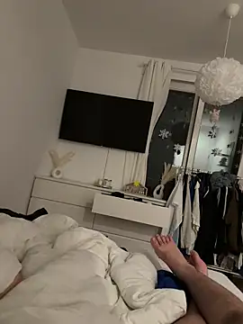 latina w19 online show from 12-13-25, 11:33