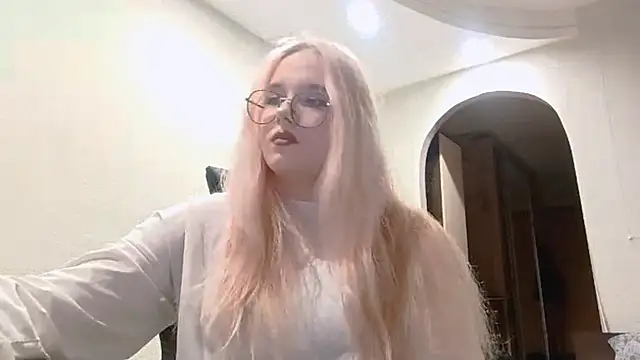 ArletteHals online show from 11-12-25, 01:59