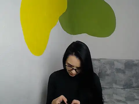 divina kira online show from 12-14-25, 07:36