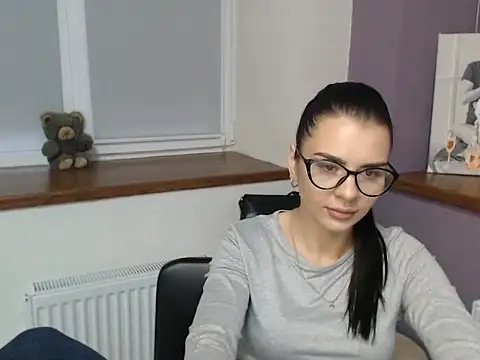 divina kira online show from 11-28-25, 08:03