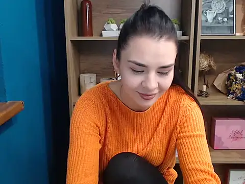 divina kira online show from 11-14-25, 12:31