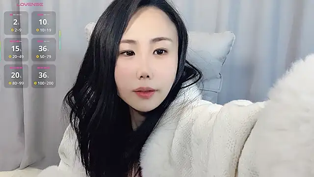 Snapshot of Snow1ice chatting on 11-17-25, 05:33 Snow1ice online show from 11-17-25, 05:33