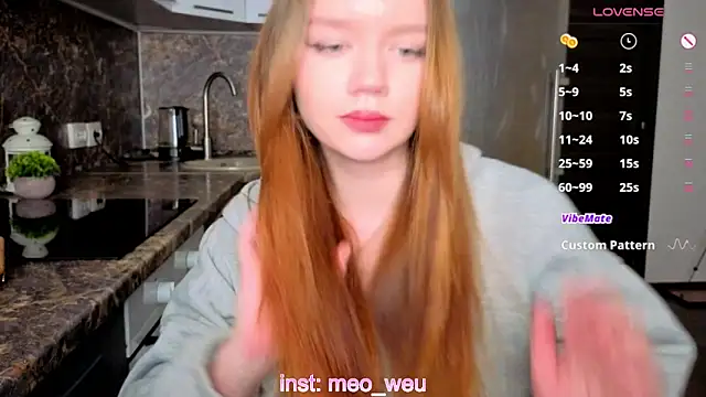 Snapshot of me_liss chatting on 11-18-25, 08:12 me liss online show from 11-18-25, 08:12