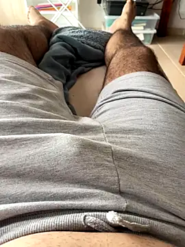 Yannick04 online show from 11-20-25, 01:34