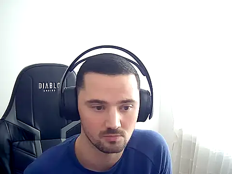 Snapshot of Handsomeboy4you chatting on 11-12-25, 01:59 Handsomeboy4you online show from 11-12-25, 01:59