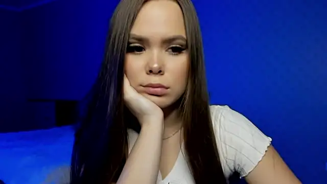 Snapshot of Kira_love_81 chatting on 11-16-25, 03:55 Kira love 81 online show from 11-16-25, 03:55