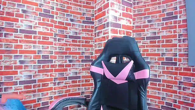 Nyra Rose online show from 12-17-25, 04:28