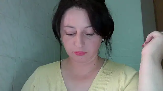 Snapshot of MelinaAx chatting on 06-18-26, 10:09 MelinaAx online show from 06-18-26, 10:09