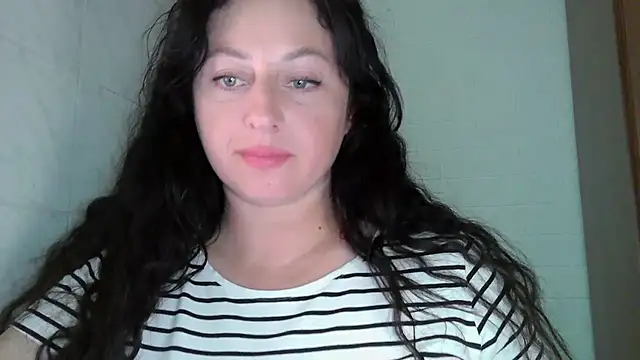 Snapshot of MelinaAx chatting on 06-26-26, 08:42 MelinaAx online show from 06-26-26, 08:42