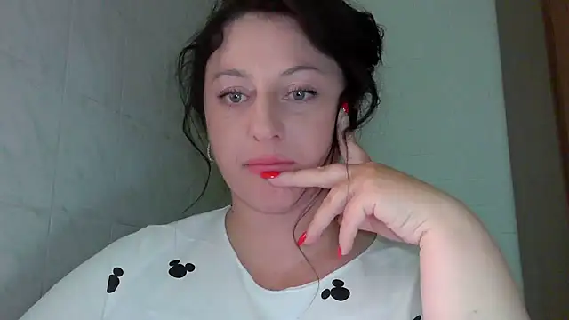 Snapshot of MelinaAx chatting on 06-14-26, 07:26 MelinaAx online show from 06-14-26, 07:26