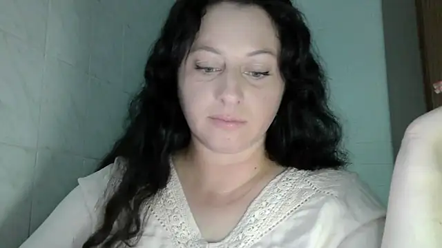 Snapshot of MelinaAx chatting on 06-11-26, 07:22 MelinaAx online show from 06-11-26, 07:22