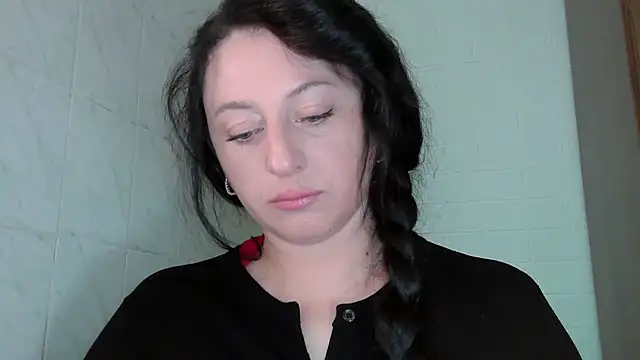 Snapshot of MelinaAx chatting on 06-15-26, 07:30 MelinaAx online show from 06-15-26, 07:30