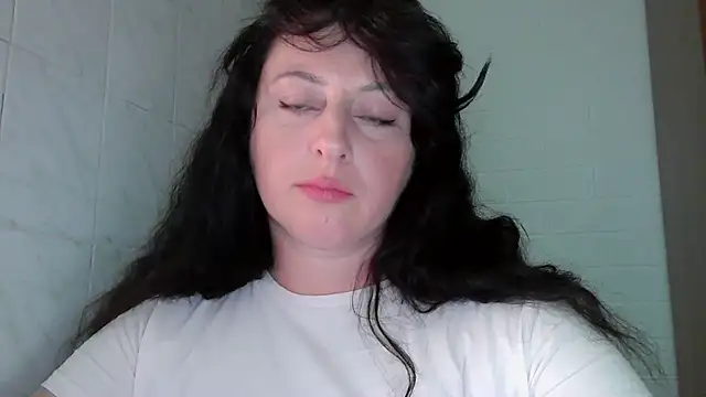 Snapshot of MelinaAx chatting on 07-18-26, 07:00 MelinaAx online show from 07-18-26, 07:00