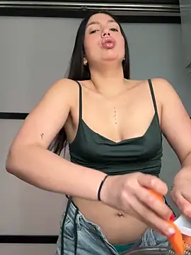 Snapshot of Marilu_exotic chatting on 11-13-25, 11:25 Marilu exotic online show from 11-13-25, 11:25