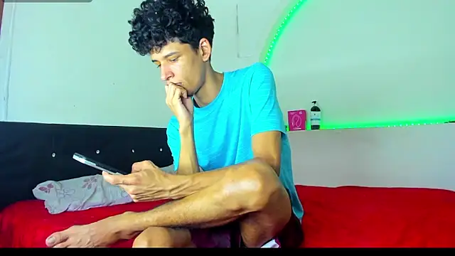 kaiborman00 online show from 02-09-26, 03:15