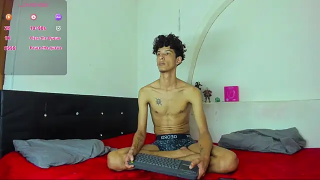 kaiborman00 online show from 04-18-26, 02:58