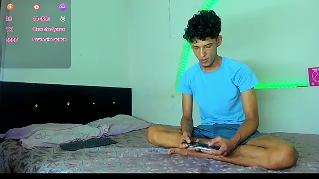 kaiborman00 online show from 01-10-26, 11:49