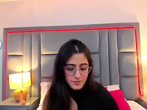 LuisaFranco online show from 11-29-25, 03:50