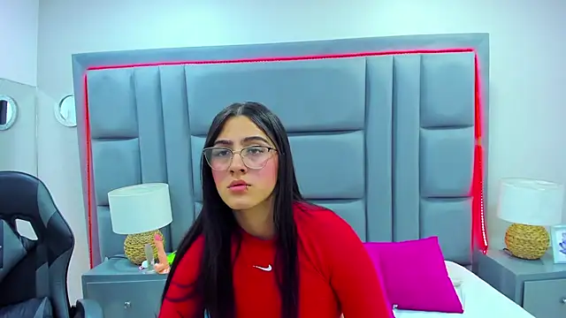 LuisaFranco online show from 11-25-25, 03:40