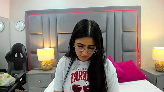 LuisaFranco online show from 12-03-25, 03:40