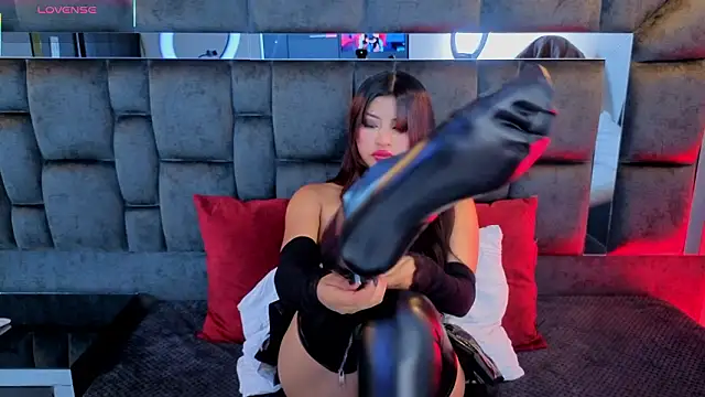 IssaJones  online show from 03-09-26, 07:17