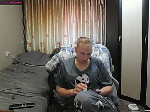 JenniDeep online show from 04-27-26, 01:03