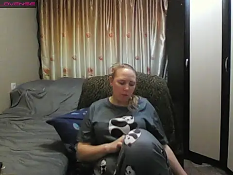 JenniDeep online show from 04-21-26, 03:29