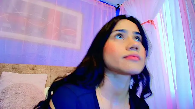 Snapshot of lizzy_kane chatting on 05-02-26, 08:03 lizzy kane online show from 05-02-26, 08:03